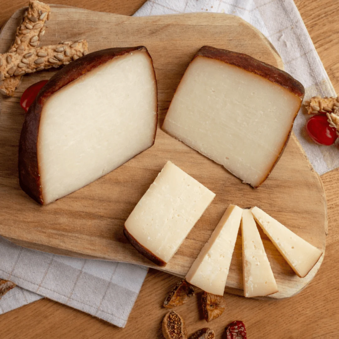 Γραβιέρα Καπνιστή Κρήτης ΤΥΡΟΚΟΜΕΙΟ ΚΩΣΤΑΚΗΣ ⁓4,5kgr